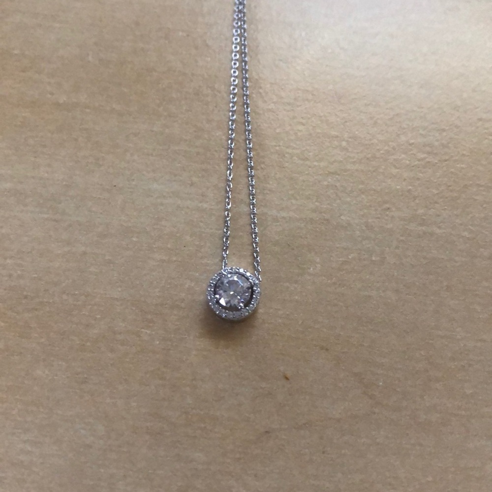 LaFonn round halo necklace